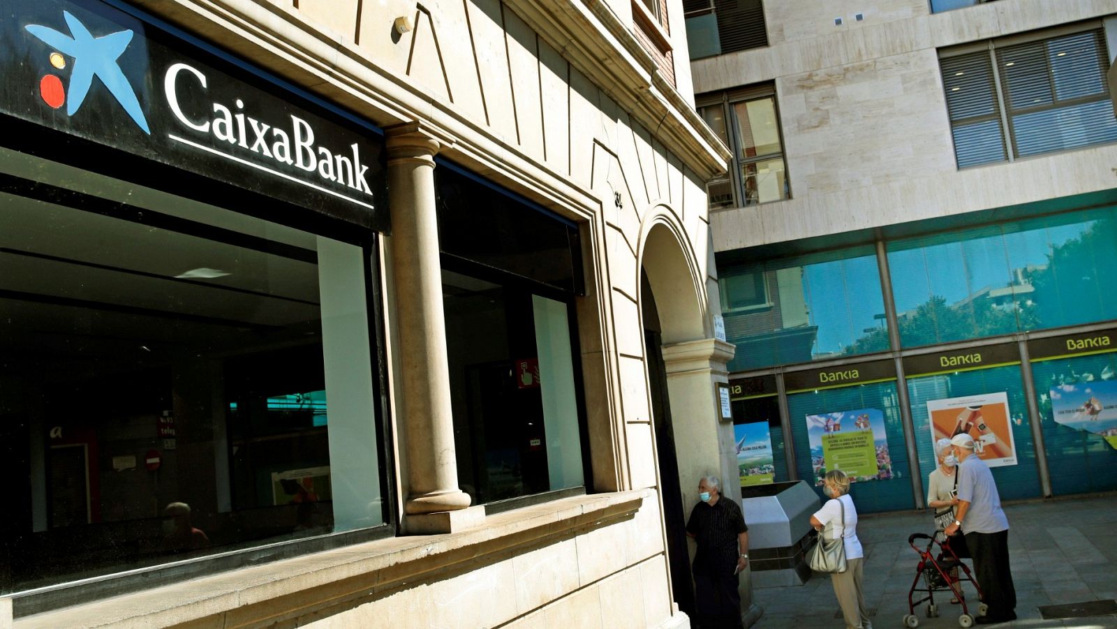 Sucursales de CaixaBank y Bankia en Hospitalet