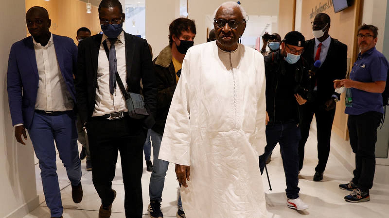 Lamine Diack, a su llegada a los juzgados de París.