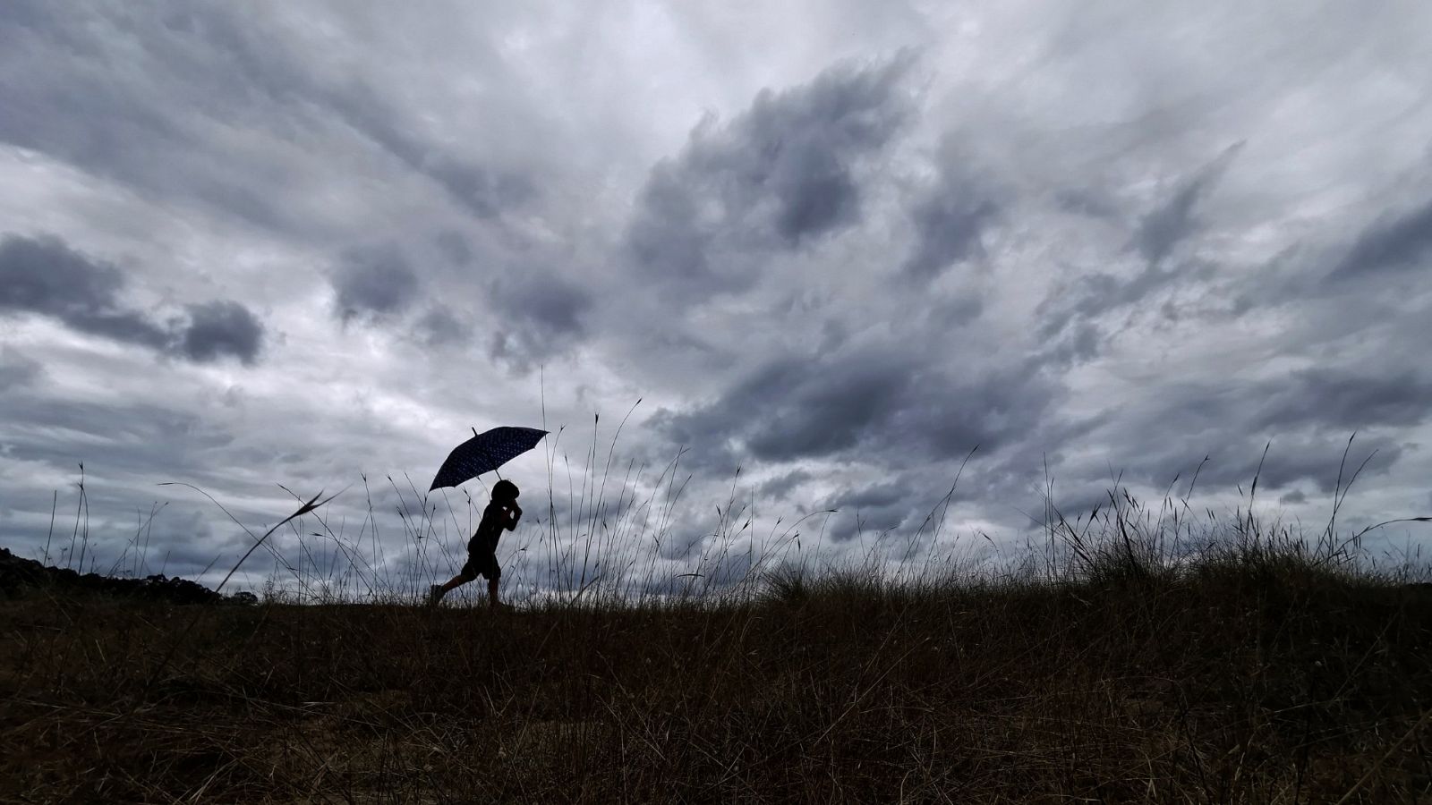 El verano se despide con una borrasca que dejará desde hoy lluvias muy abundantes hasta el lunes