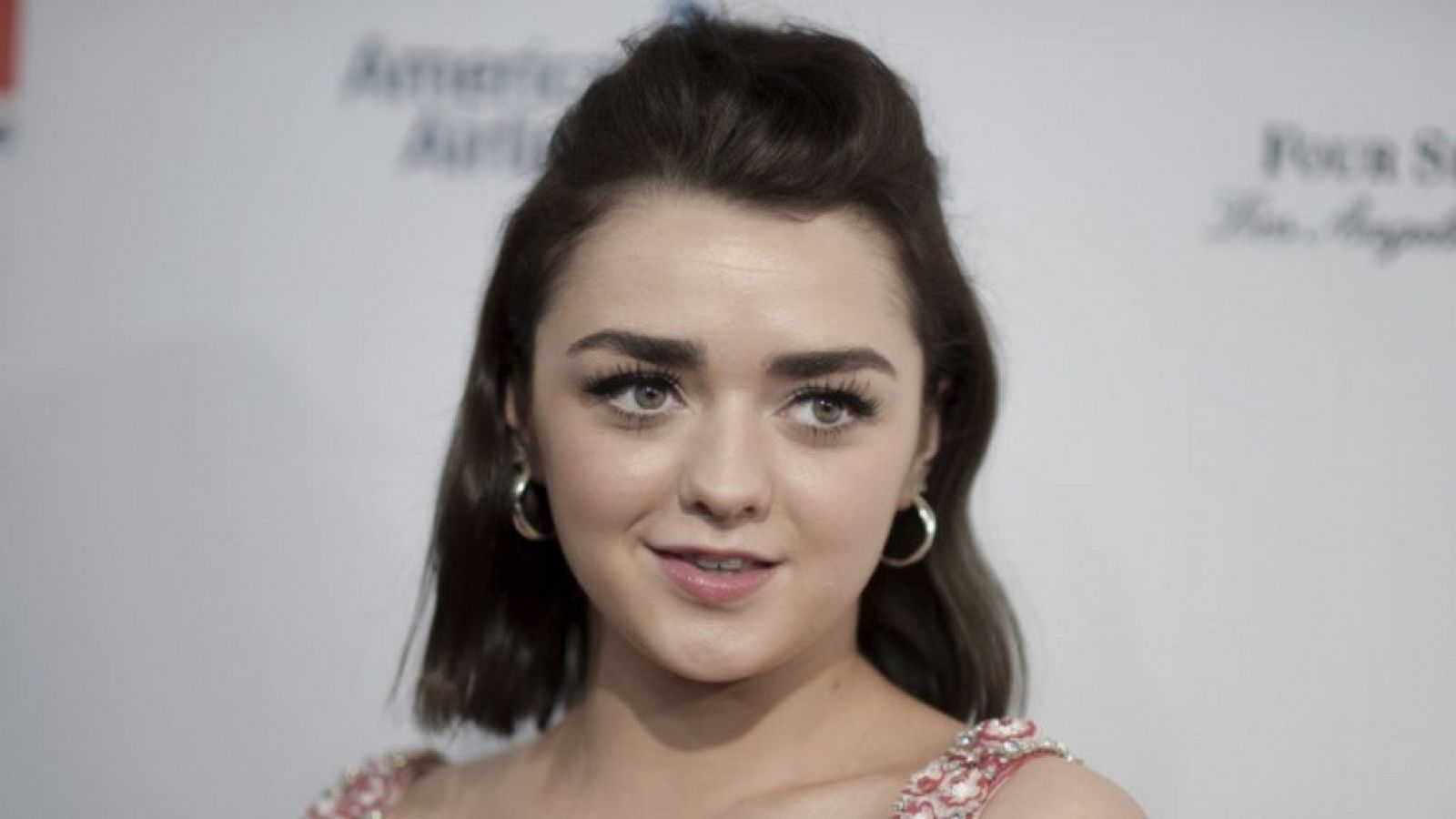 Maisie Williams en los BAFTA 2017