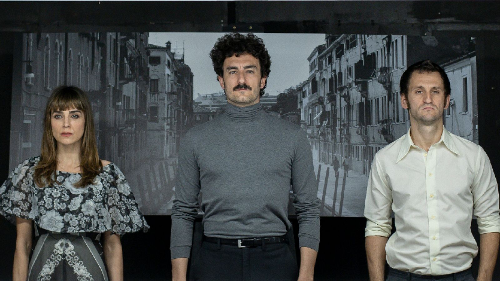 Irene Arcos, Miki Esparbé y Raúl Arévalo protagonizan 'Traición' en el Pavón Teatro Kamikaze