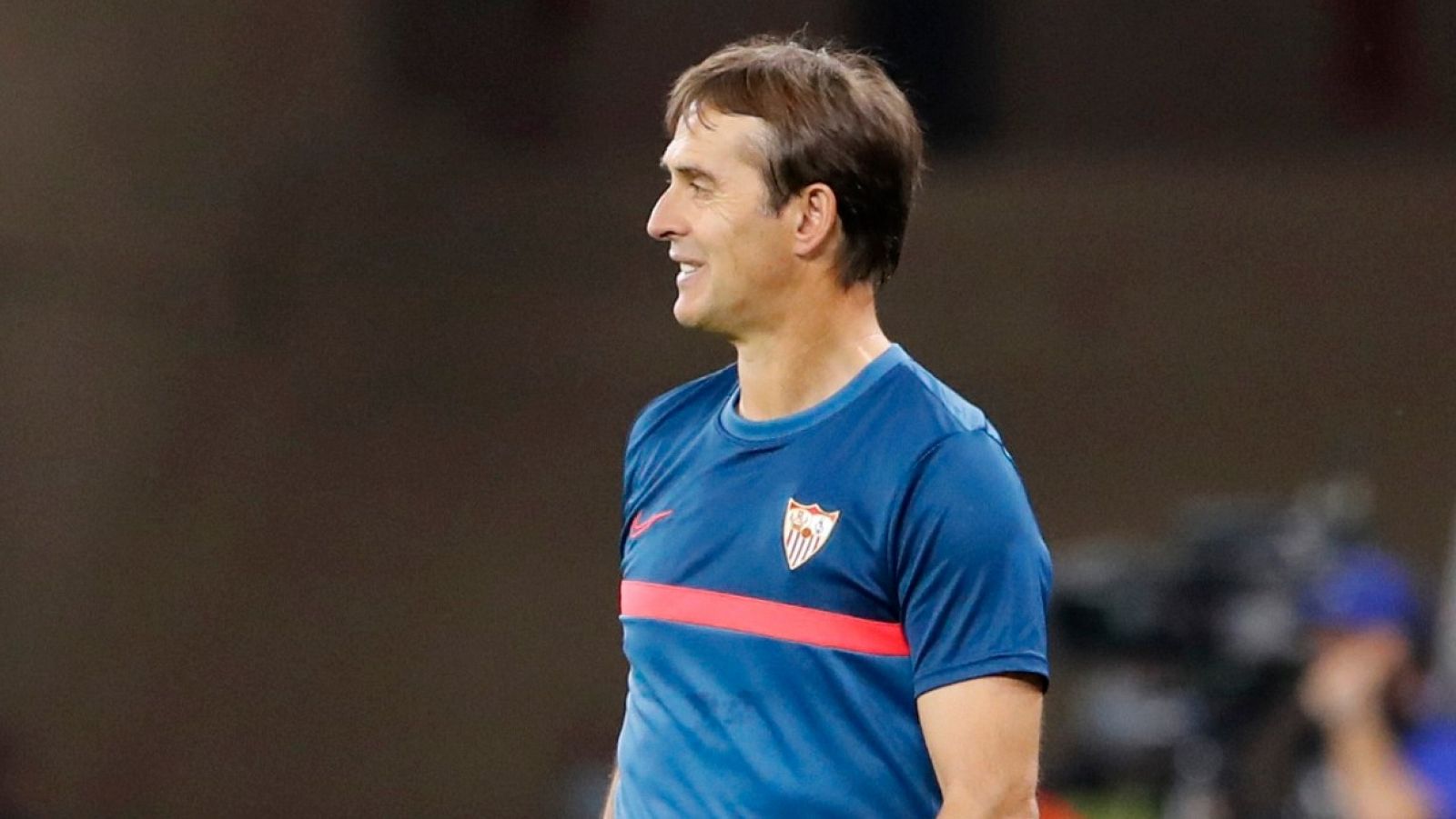 El entrenador del Sevilla, Julen Lopetegui, durante el partido de Supercopa ante el Bayern.