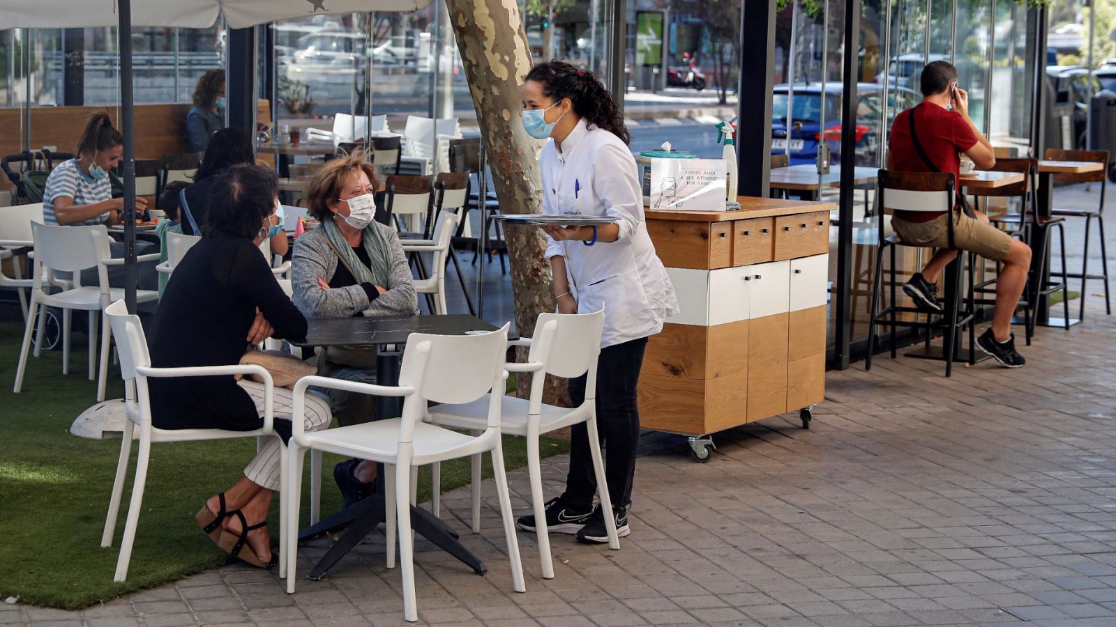  Un 86 % de trabajadores de zonas "confinadas" viaja a diario a otras áreas