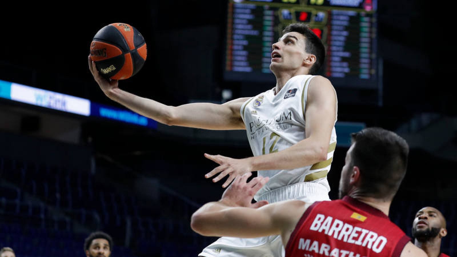 Alocén entra a canasta ante el Zaragoza