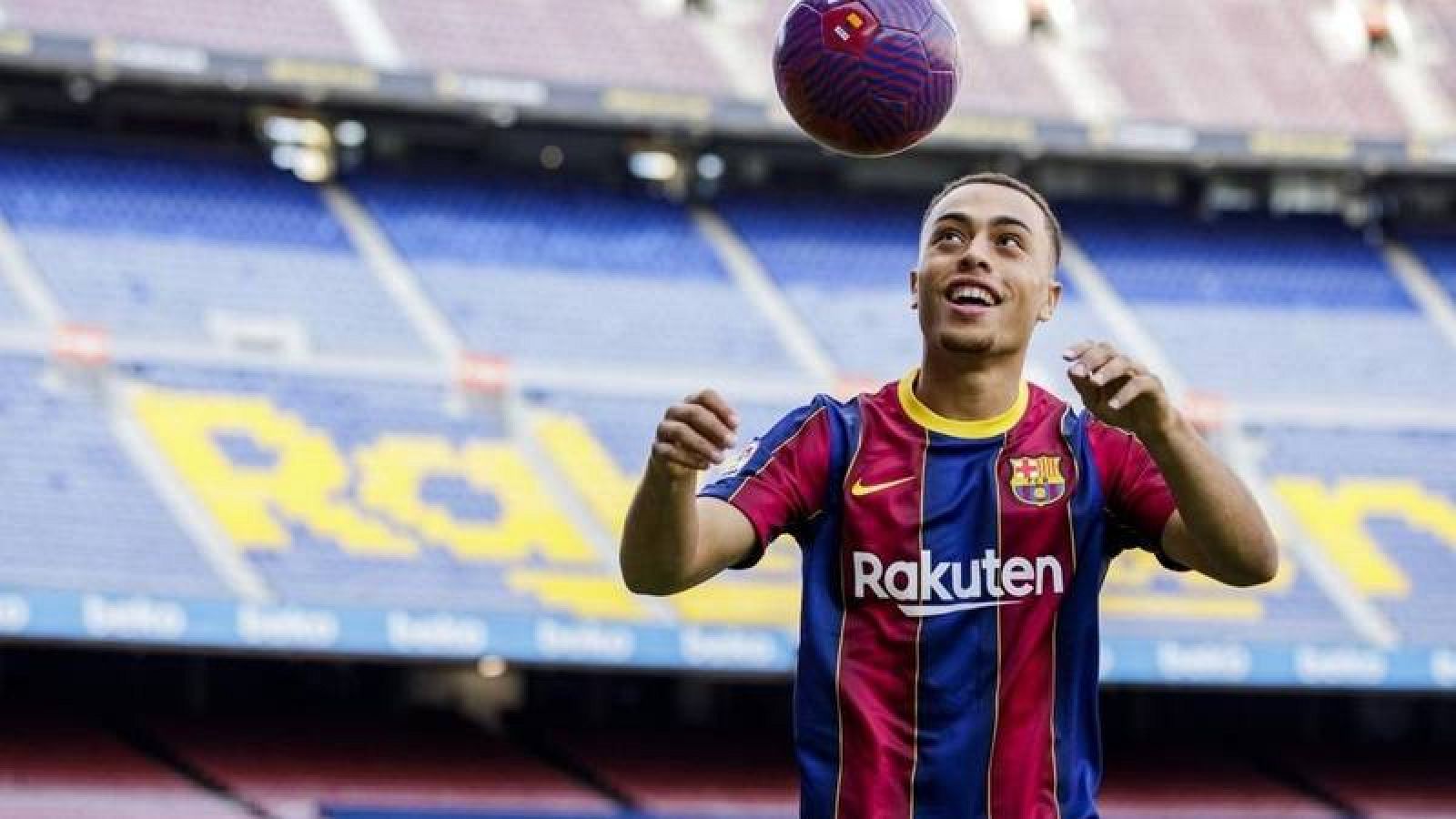 Imagen de Sergioño Dest con la camiseta del Barça