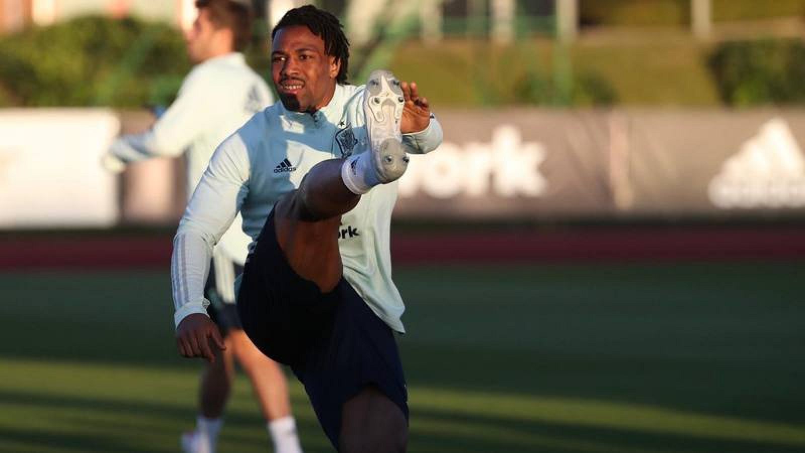 Adama Traoré, en el entrenamiento de la selección.