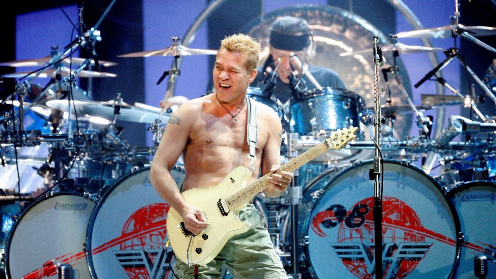Eddie Van Halen durante un actuación en Las Vegas en 2008