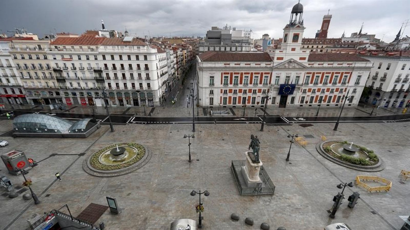 Vista de la Plaza del Sol vacía, lugar donde se inició hace 9 años el movimiento político-social del 15M.