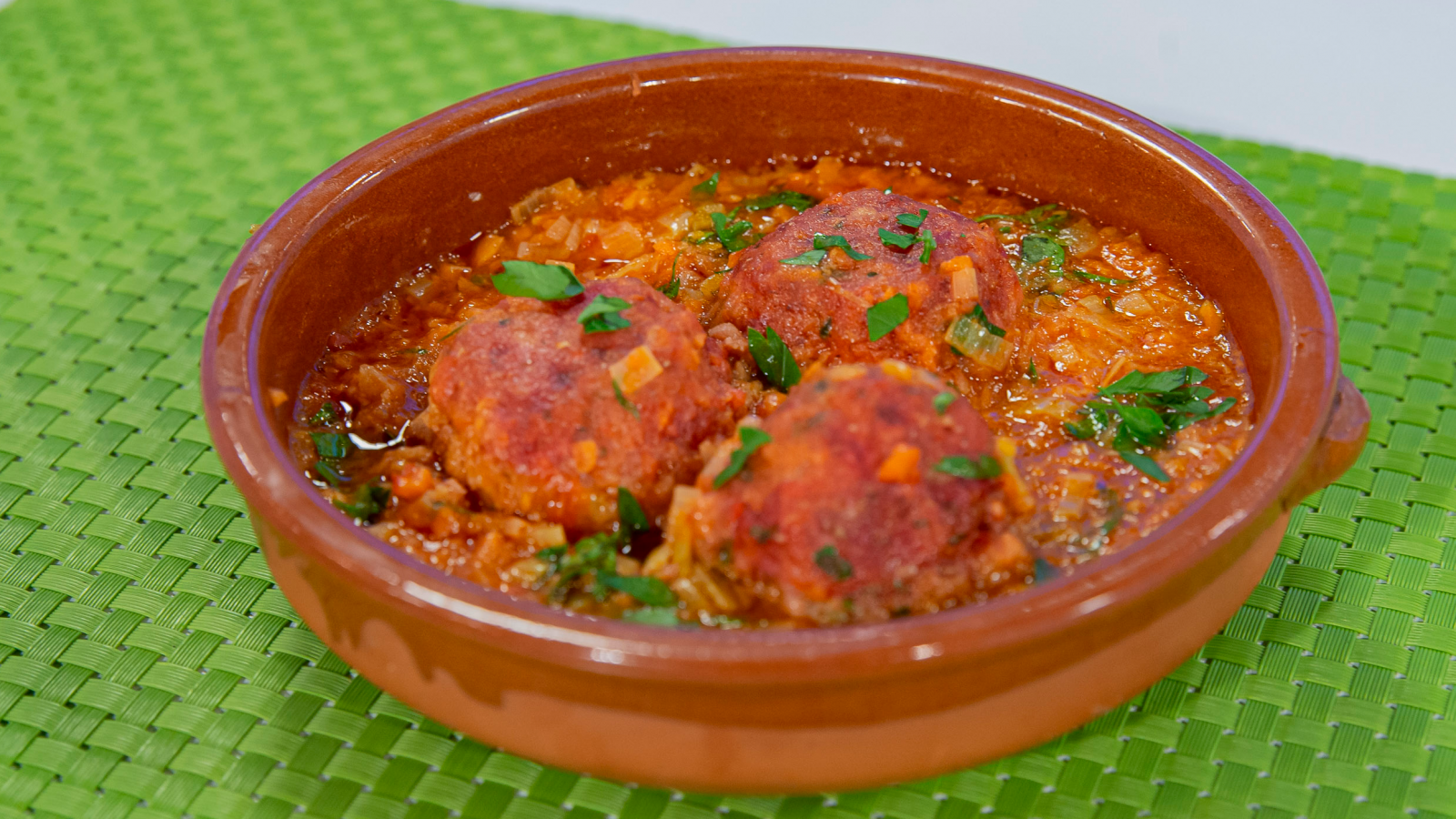 Albóndigas de garbanzo y remolacha