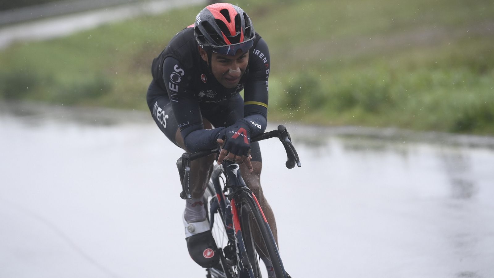 Imagen de Jhonatan Manuel Narvaez Prado (Ineos) durante la etapa 12 del Giro de Italia 2020.