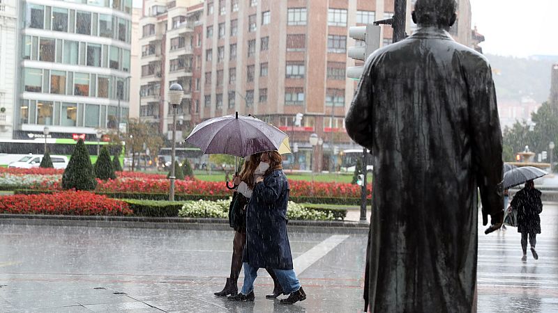 La borrasca 'Bárbara' dejará viento y lluvia en toda la península