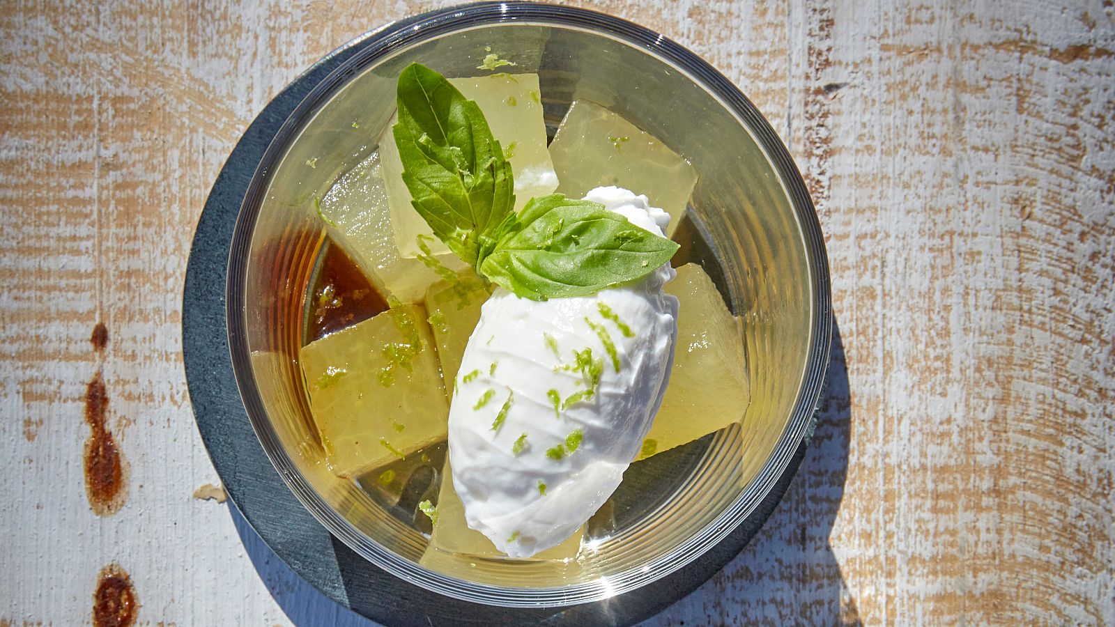 Piña con tequila y espuma de coco