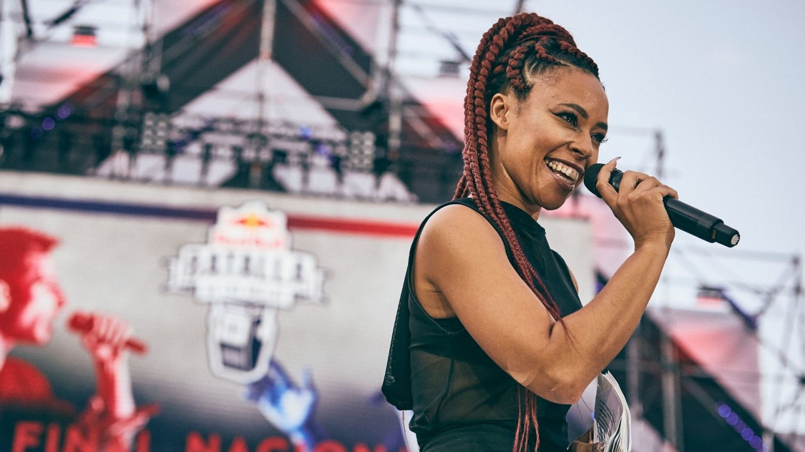 Queen Mary, host de Red Bull Batalla de los Gallos