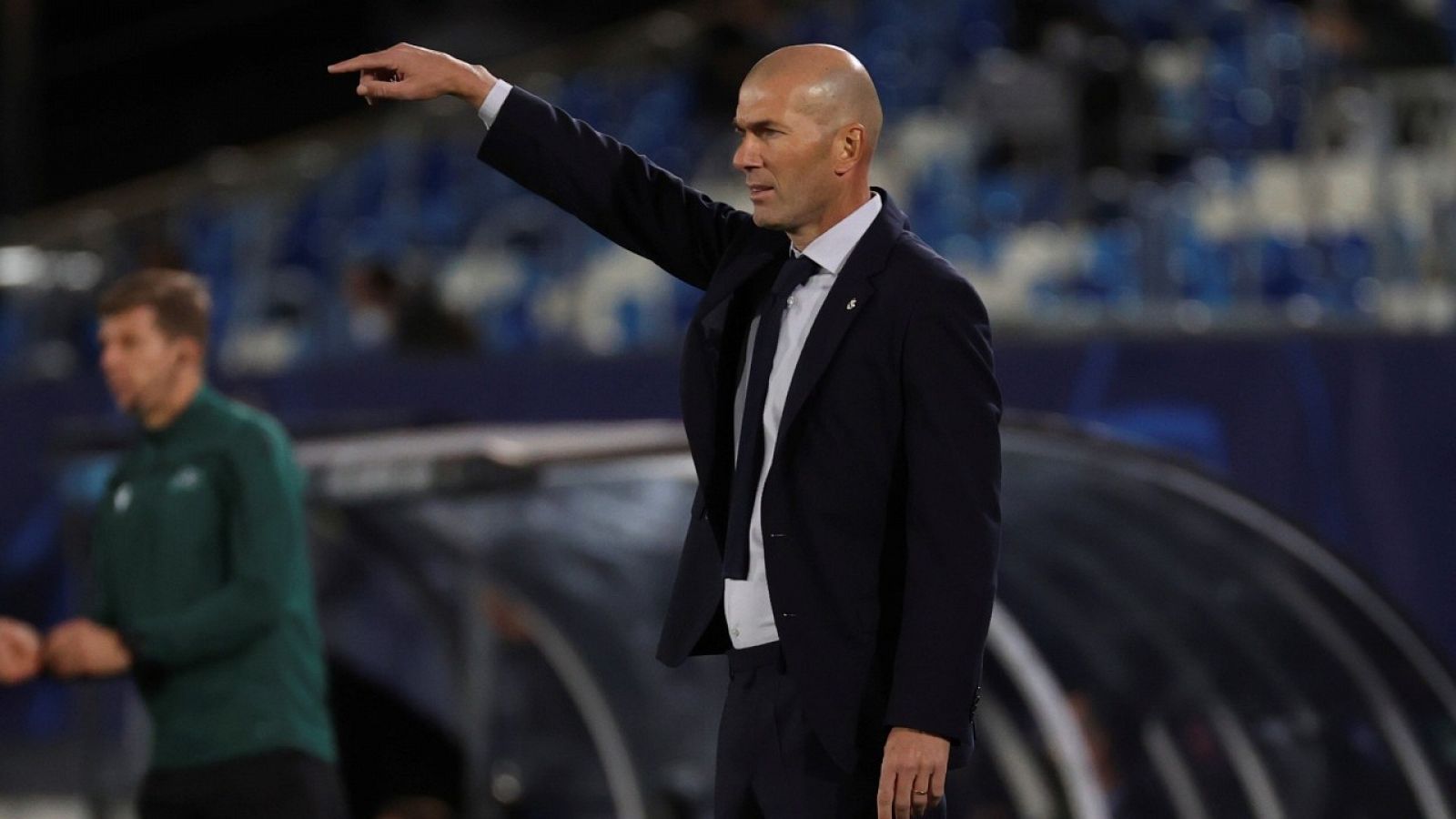 El técnico francés del Real Madrid, Zinedine Zidane, en partido de la primera jornada de la Liga de Campeones ante el Shakthar Donetsk.