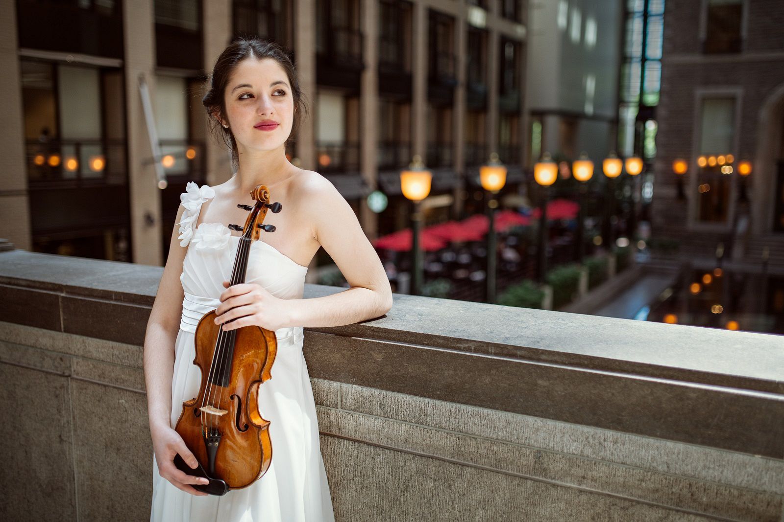 María Dueñas, violinista