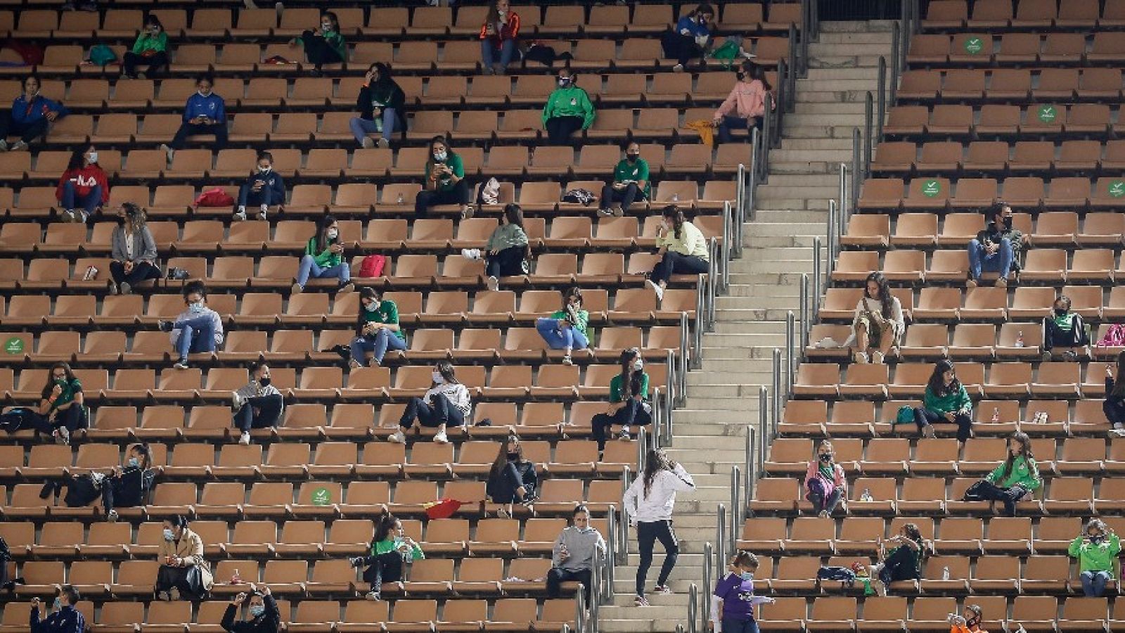 Imagen de las gradas del estadio de La Cartuja durante el partido femenino de fútbol entre España y República Checa.