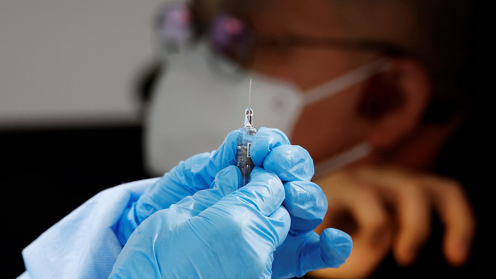En la actualidad, hay más de 200 vacunas experimentales en fase clínica y preclínica.