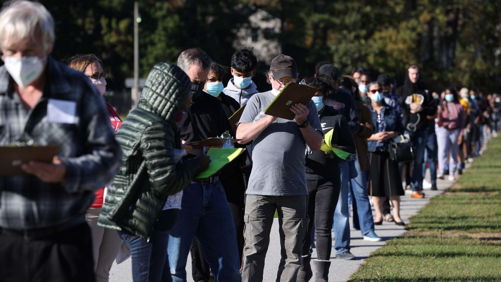 Fila de votantes en Lawrenceville, Georgia