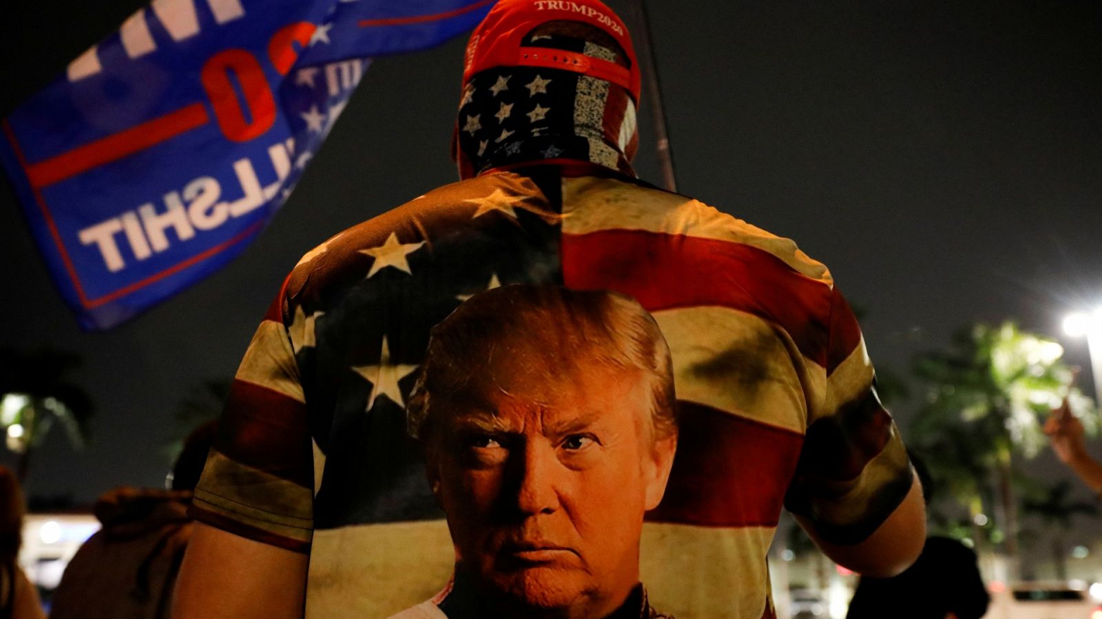 Un seguidor de Trump protesta en Miami (Florida) por el resultado electoral.