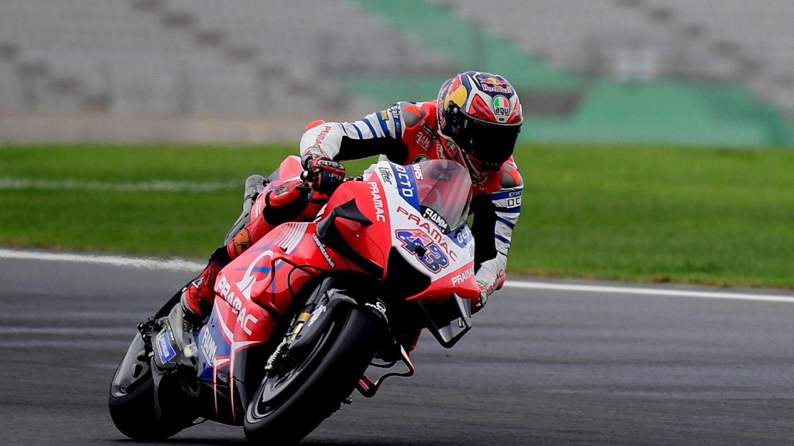 El piloto británico Jack Miller (Pramac Racing) durante los entrenamientos libres del GP de Europa en Cheste.