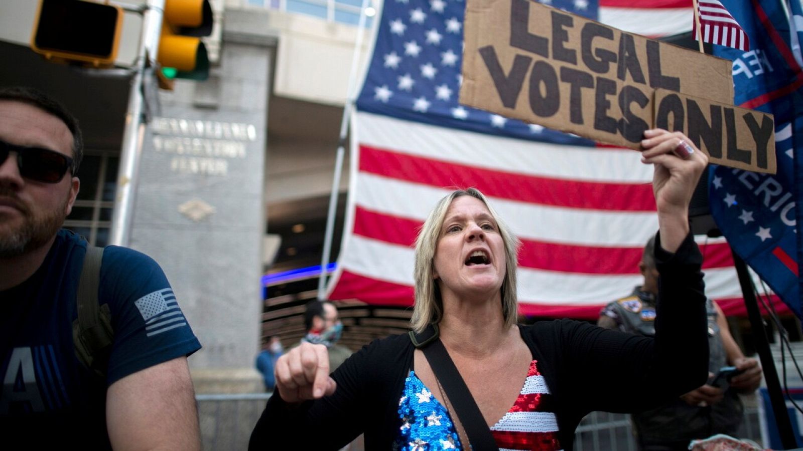 Una seguidora de Trump reclama que se contabilicen "solo los votos legales"