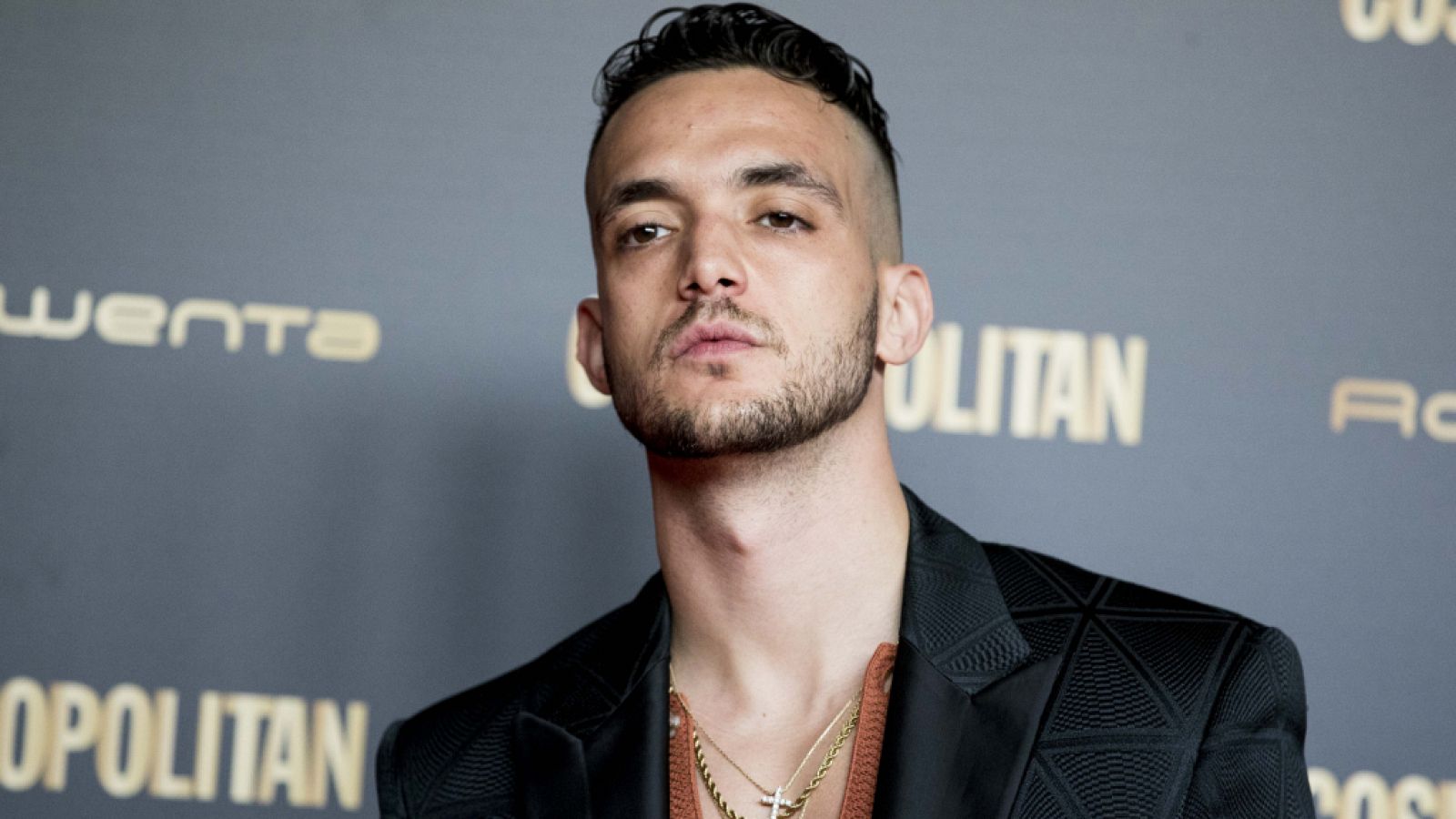 C.Tangana pasa de ser cantante a modelo en un solo día