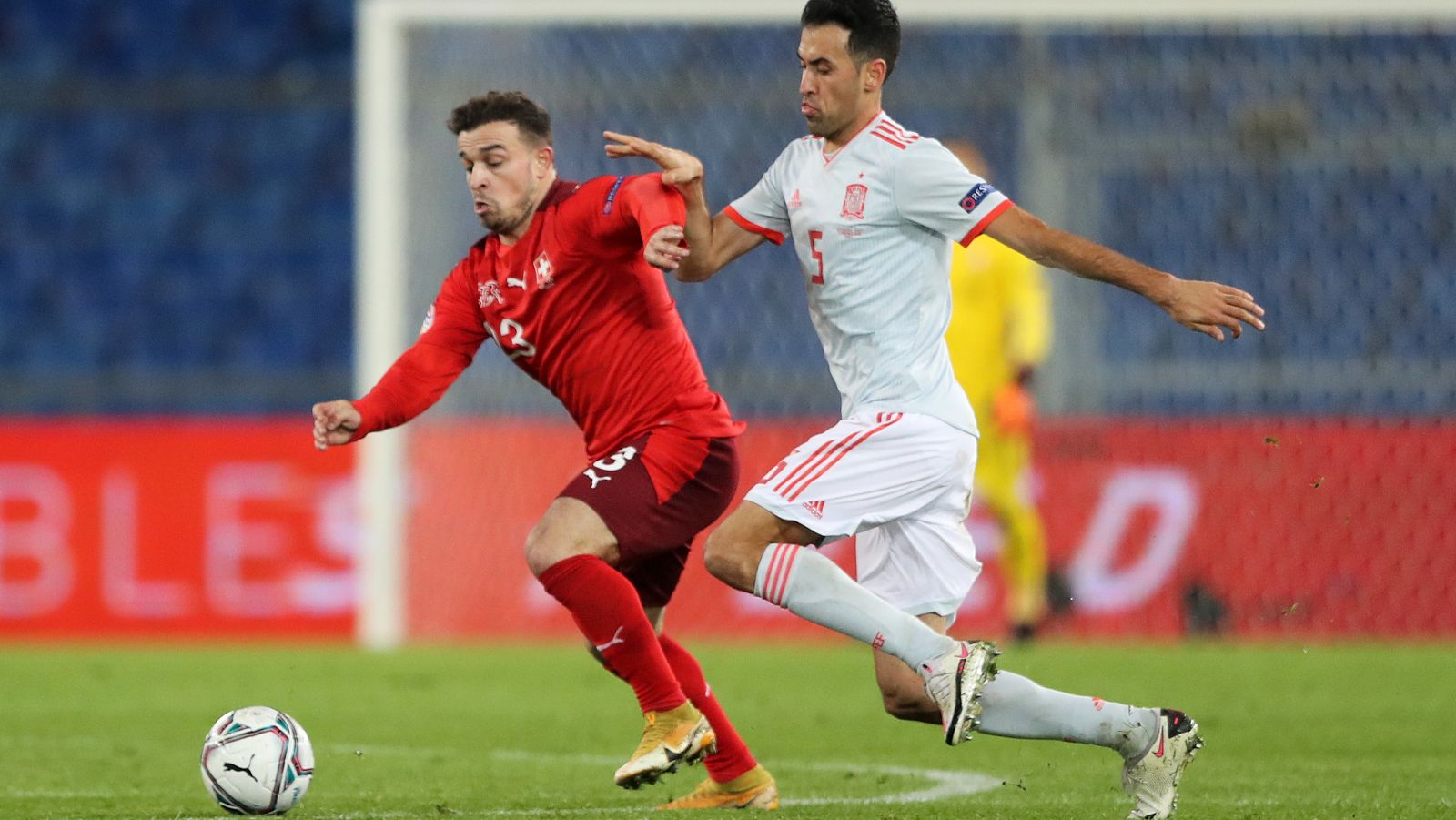 Sergio Busquets, en el partido contra Suiza.