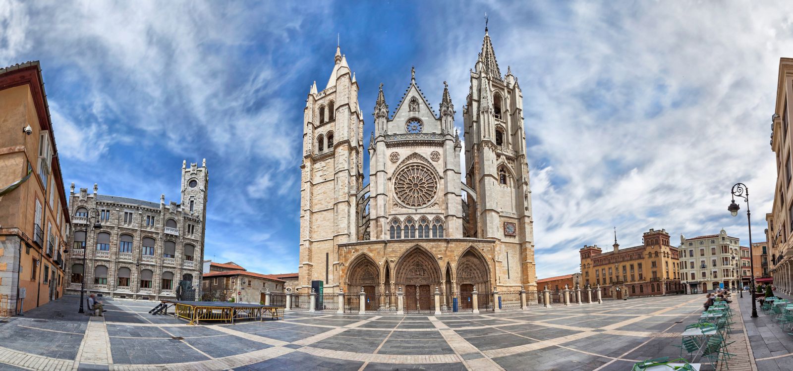 Descubre la magia de las catedrales españolas