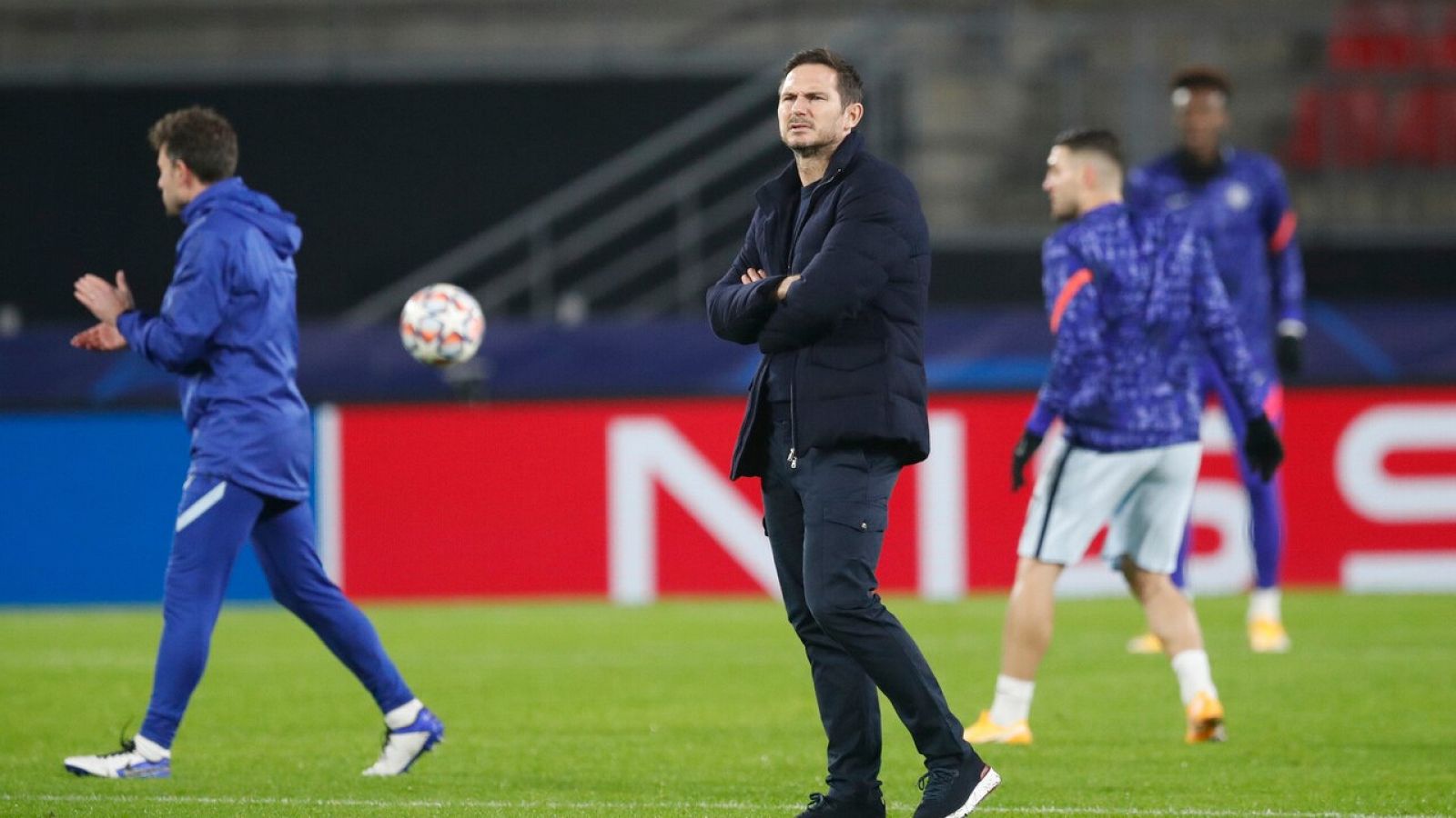 Frank Lampard dirige un entrenamiento del Chelsea.