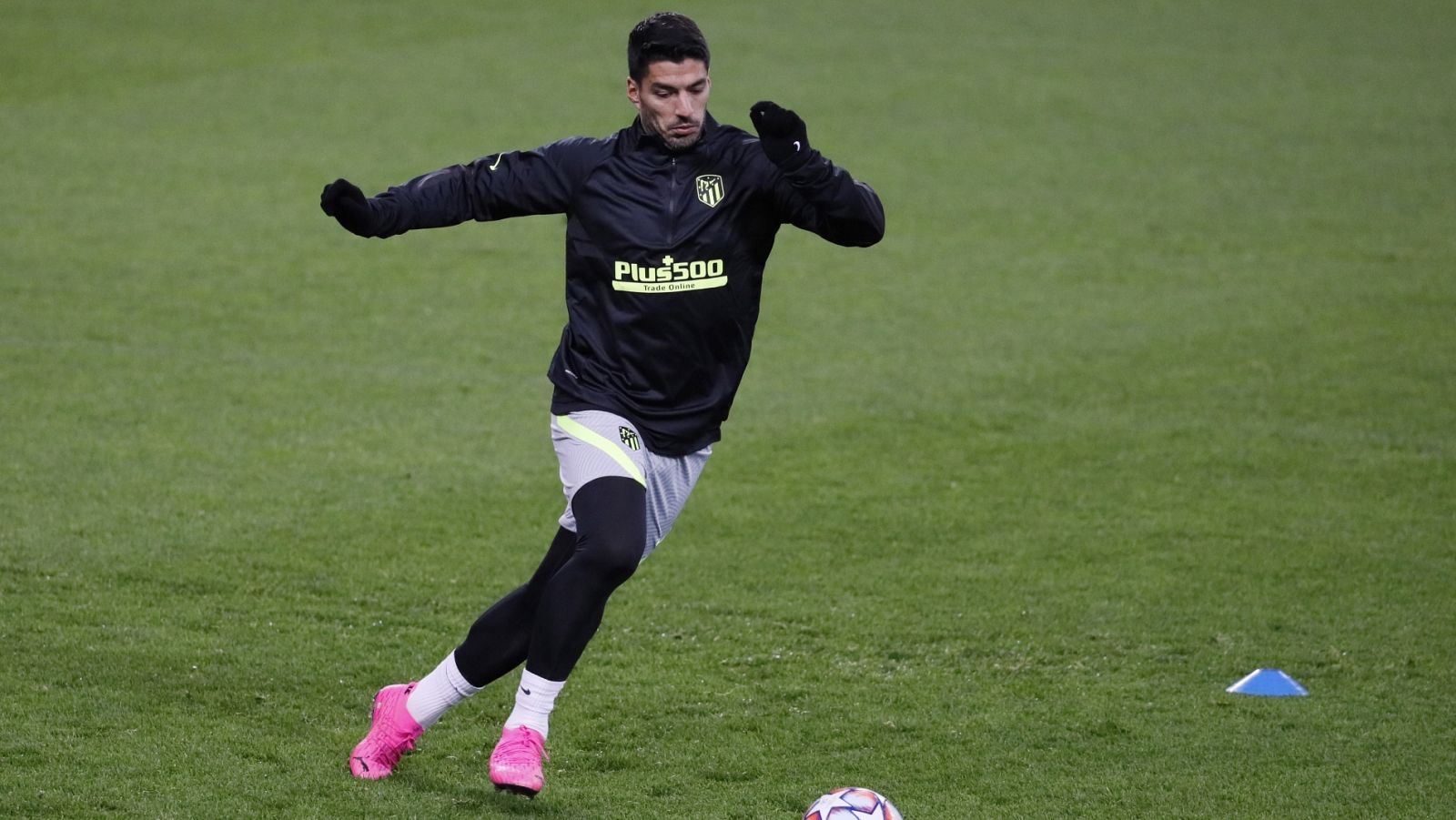 Luis Suárez, en un entrenamiento con el Atlético.