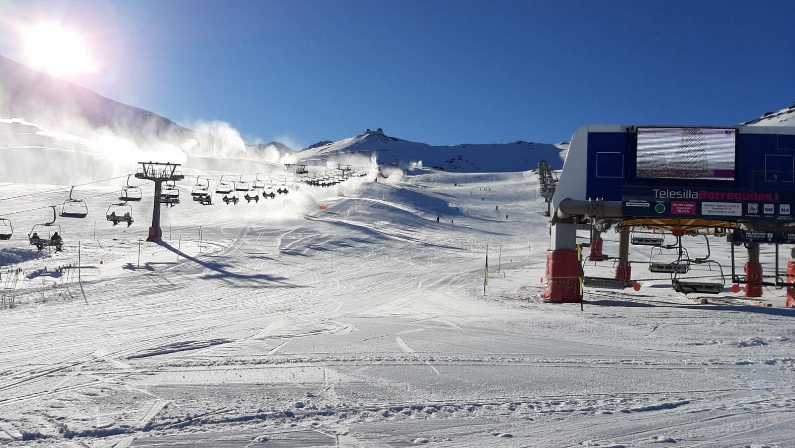 Sierra Nevada abre su temporada de esquí.