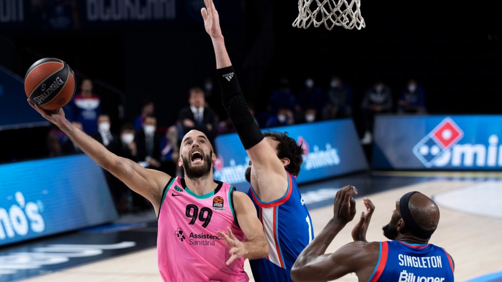 El jugador del FC Barcelona Nick Calathes en su encuentro ante Anadolu Efes.