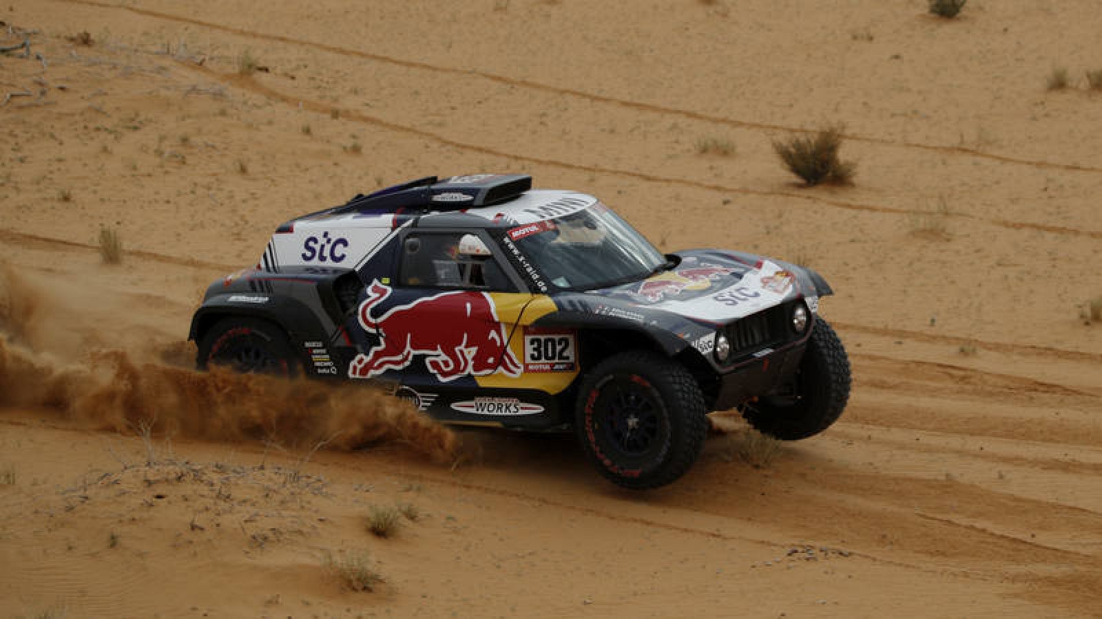 Peterhansel refuerza su liderato.