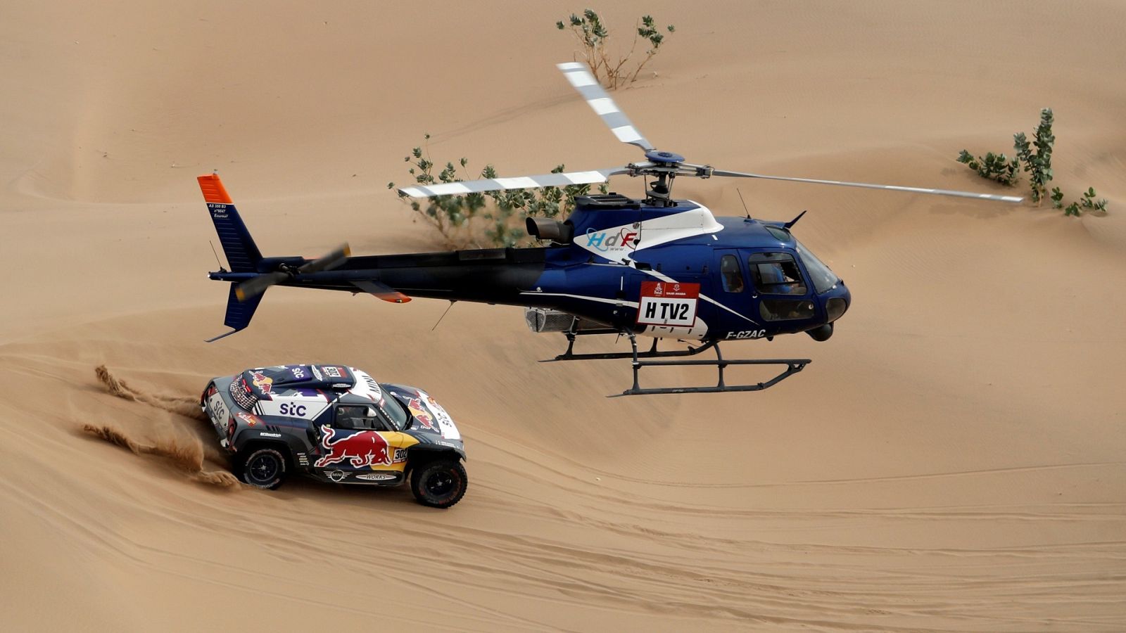 El piloto francés, Stèphane Peterhansel, durante la penúltima etapa del Dakar 2021