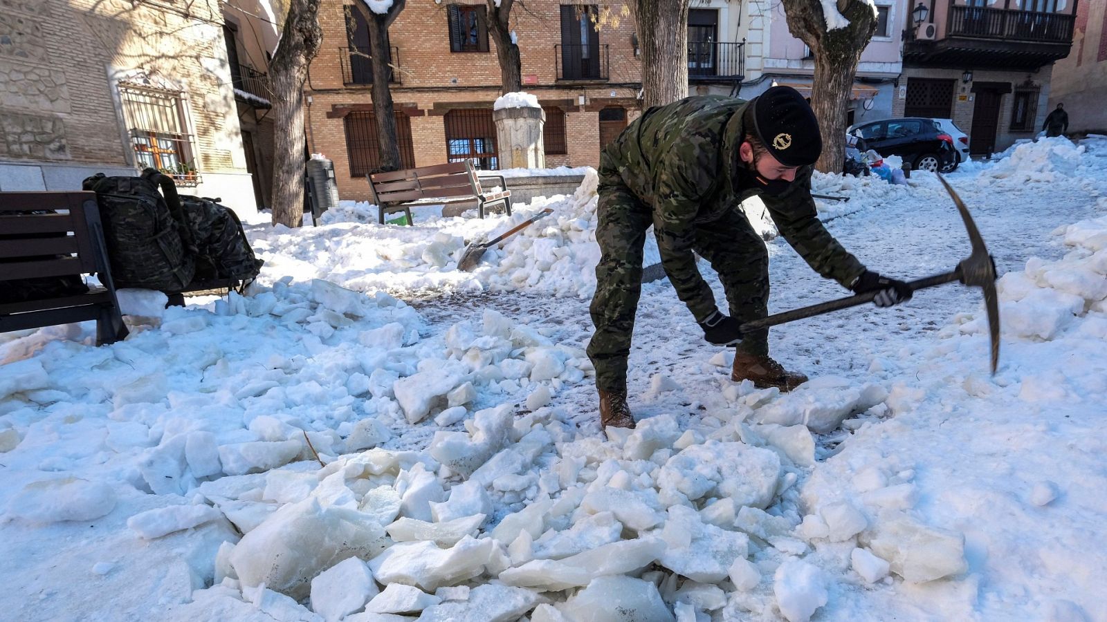 El Ejército sigue colaborando con las limpieza de las calles