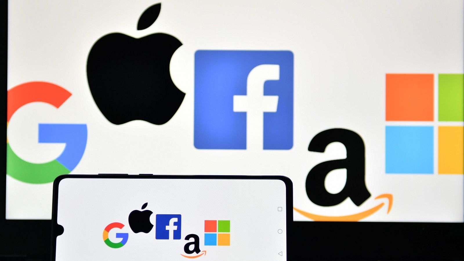 Los logos de Google, Apple, Facebook, Amazon y Microsoft