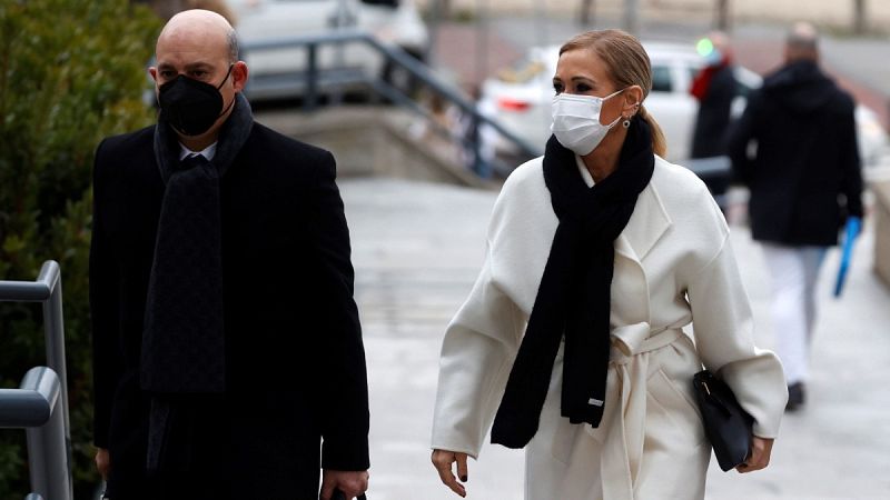 Cristina Cifuentes a su llegada este lunes a la Audiencia de Madrid