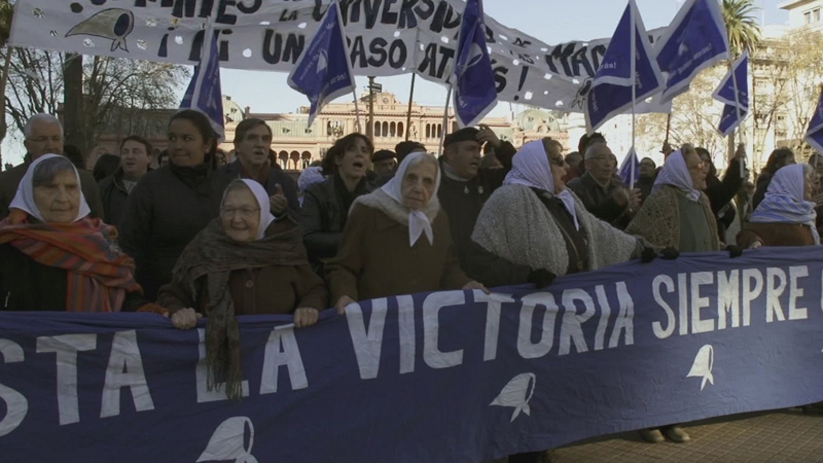 Imagen de las madres de la Plaza de Mayo en el documental 'Heridas abiertas', estreno en 'Documentos TV'