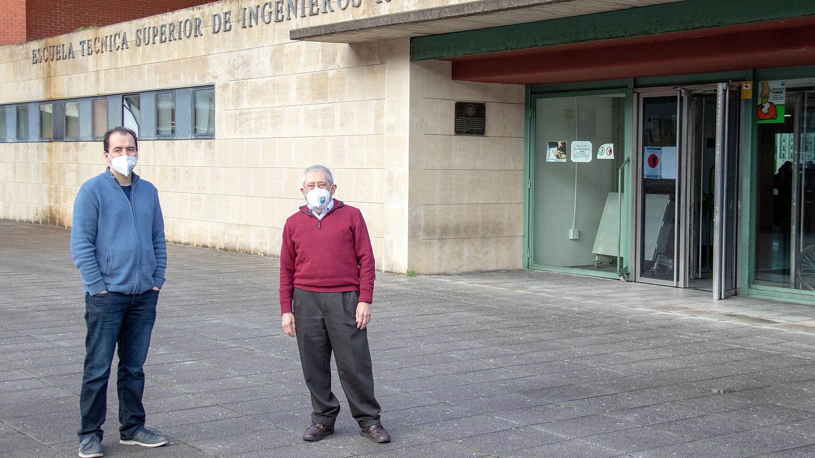 Héctor Posadas -izquierda- y Eugenio Villar -derecha-, a la entrada de la ETSIIT