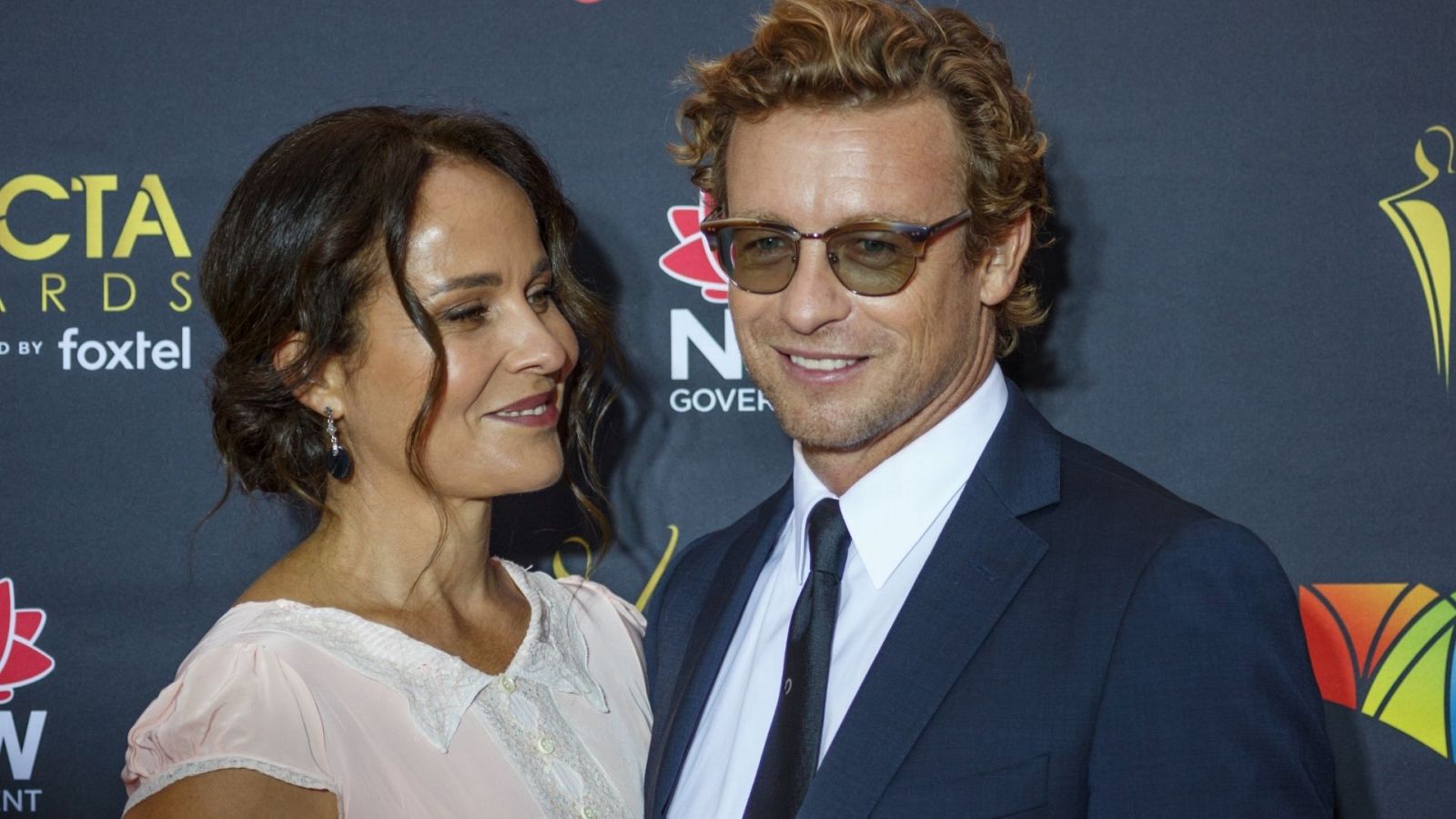 Simon Baker y Rebecca Rigg se divorcian