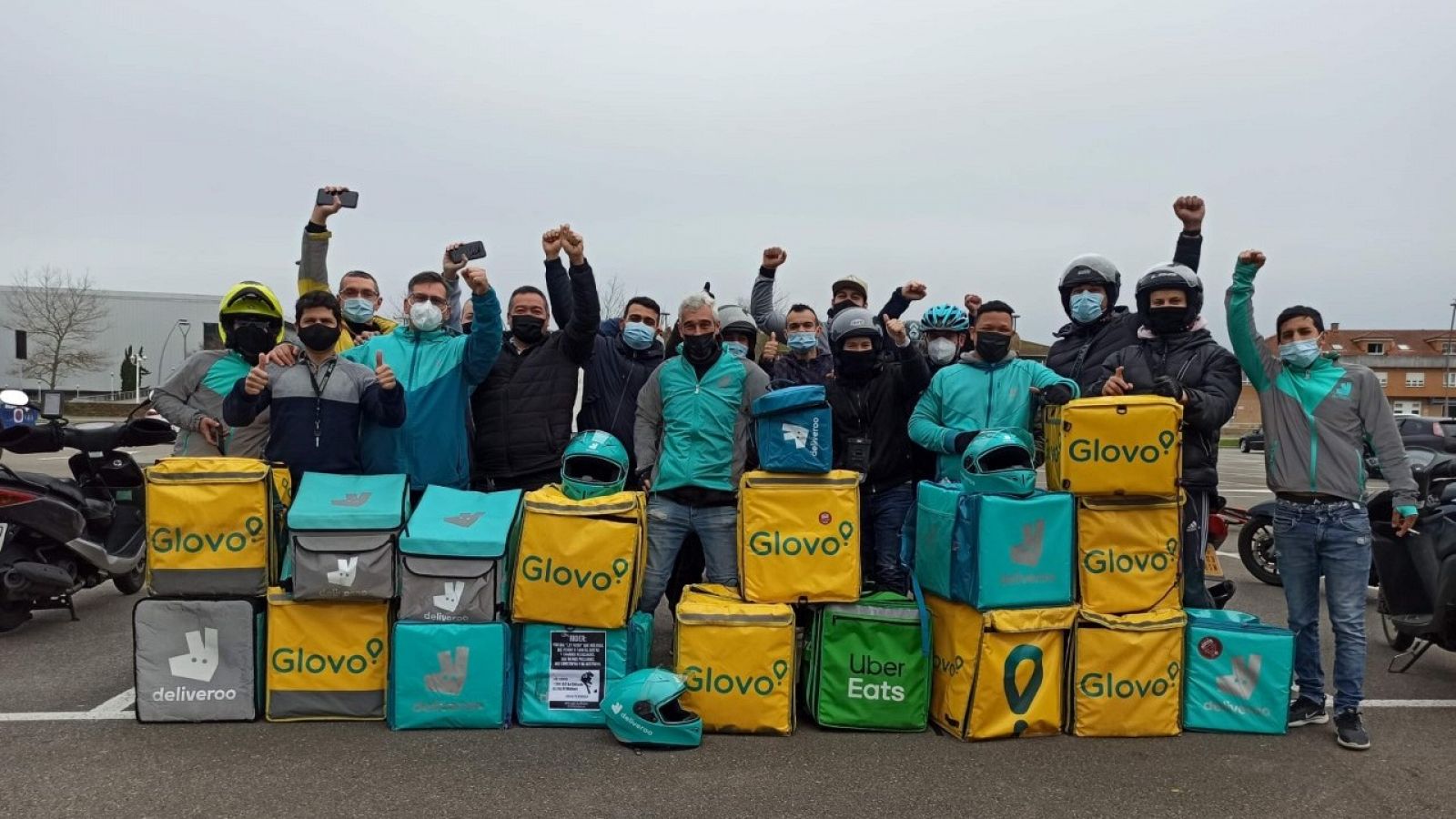 Concentración de protesta de los 'riders' en Gijón