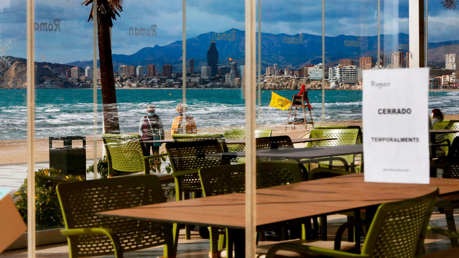 El cierre de bares y restaurantes ha supuesto un duro golpe para el sector de la distribución en la Comunitat Valenciana