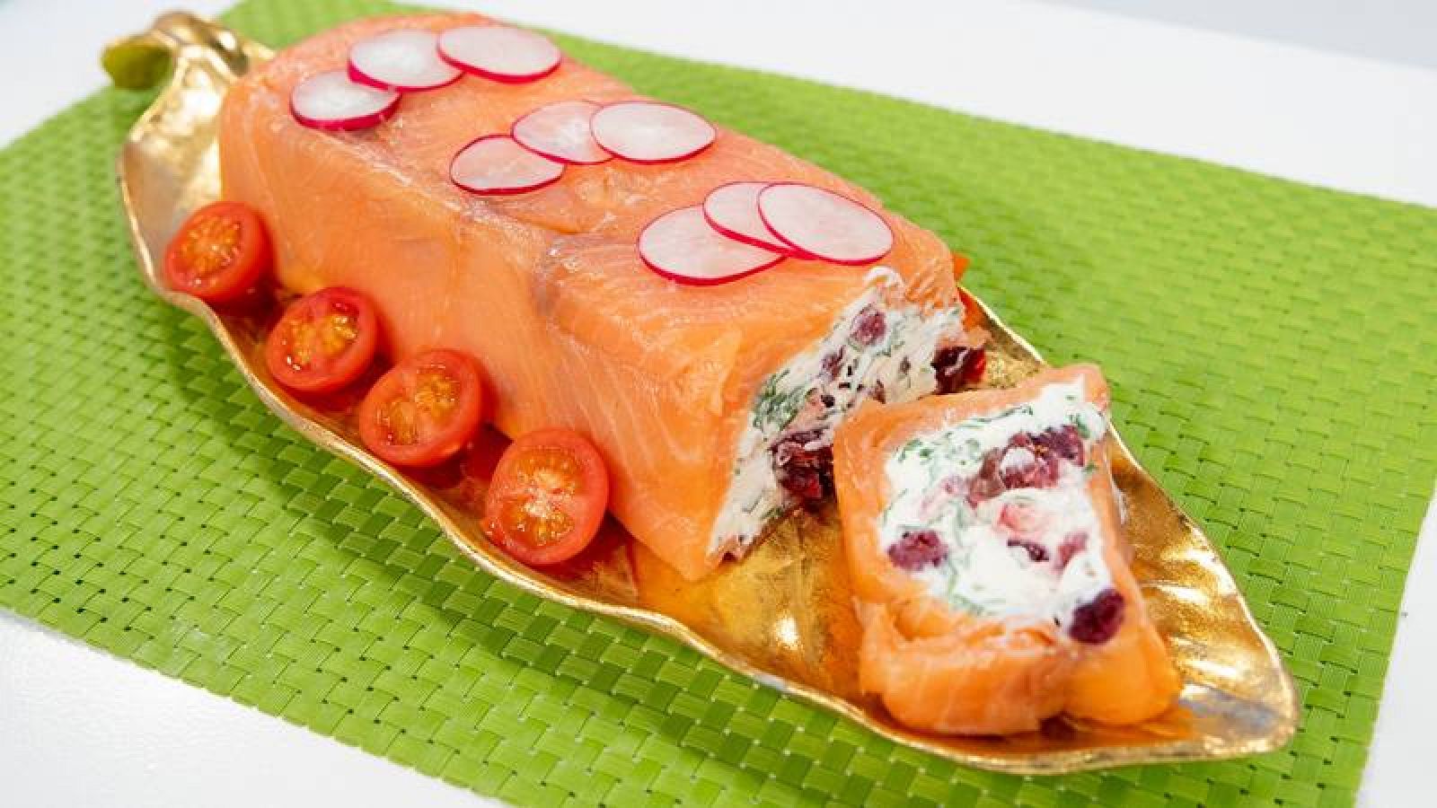 Receta de tarrina de salmón ahumado con verduras y queso crema