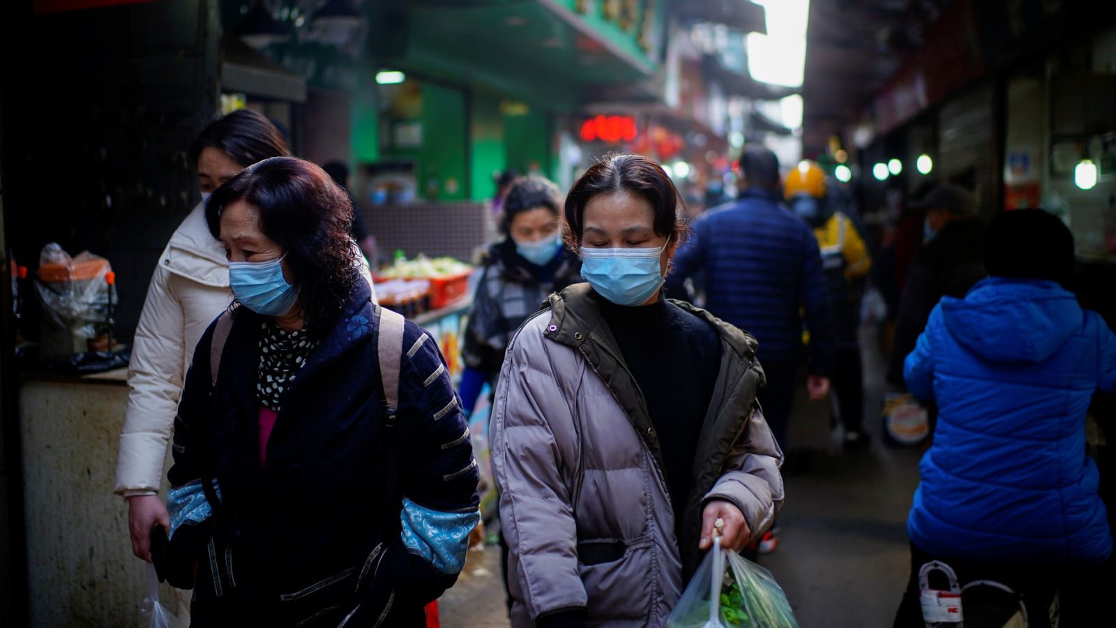 Los primeros contagios se detectaron en un mercado de Wuhan.