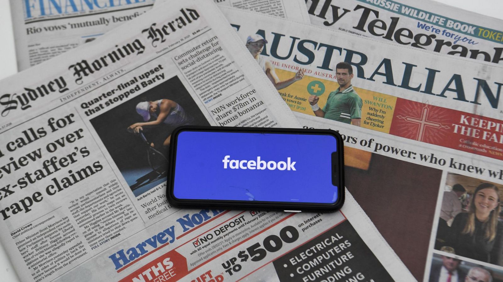 Facebook prohíbe compartir noticias de medios en Australia