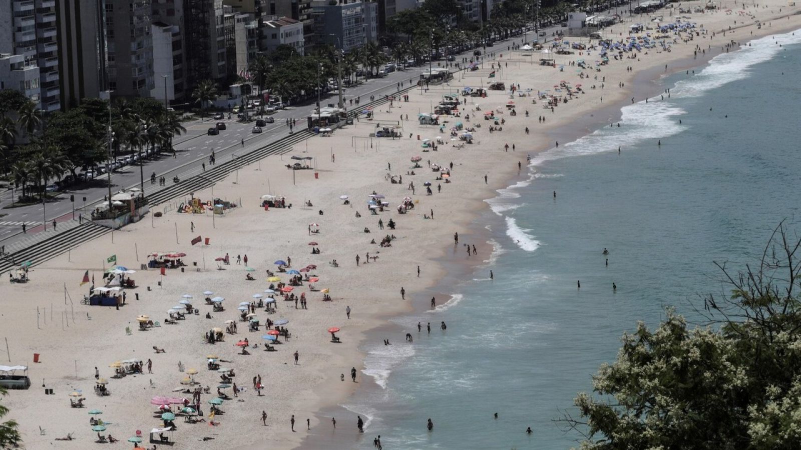 Una playa en Rio de Janeiro este jueves, cuando Brasil llega a los 10 millones de casos de coronavirus