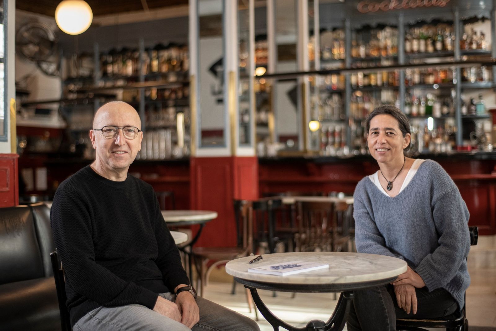 Óscar López con Paula Farias