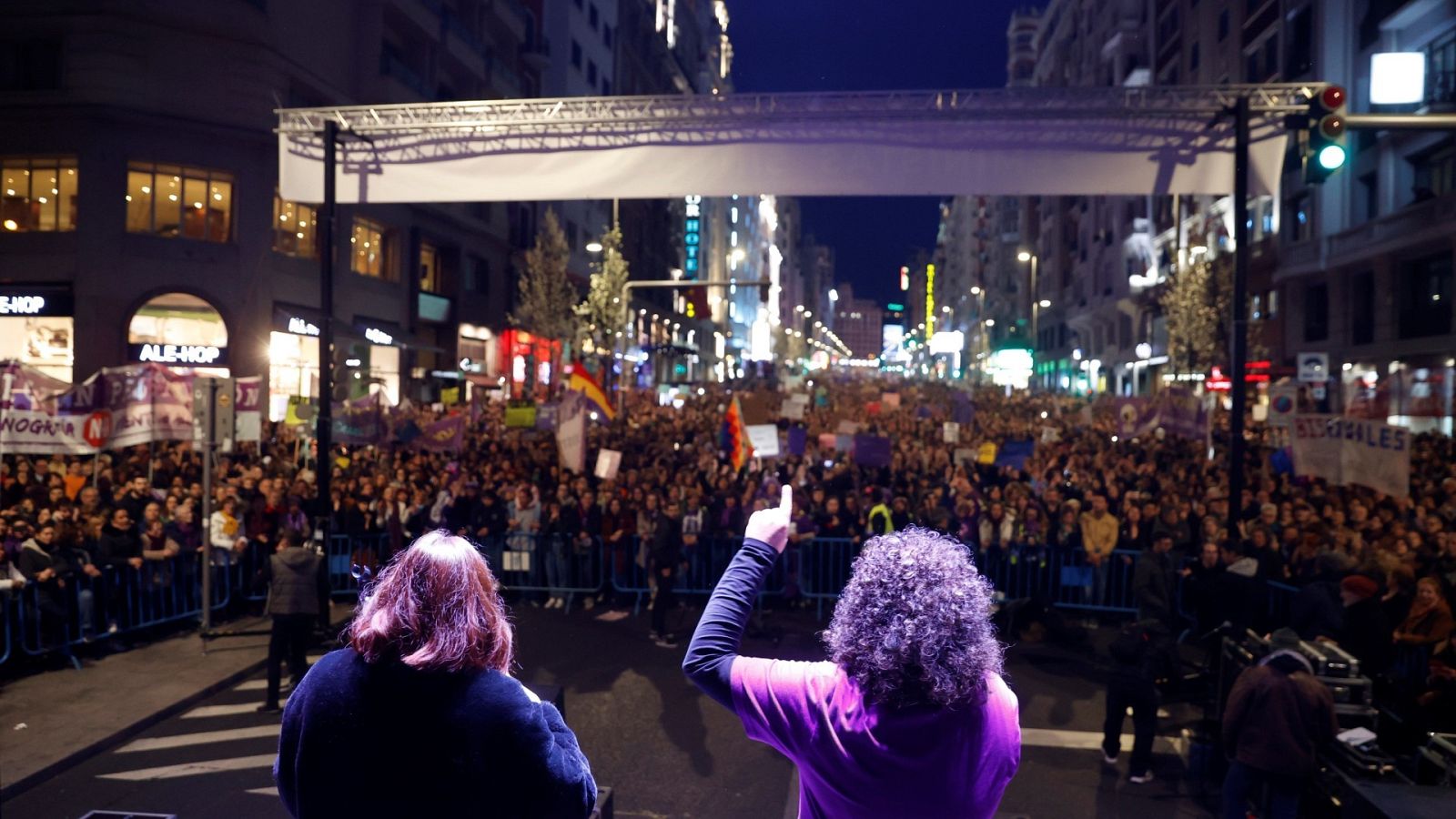 Integrantes de la Comisión 8M durante la lectura de un manifiesto en la manifestación en Madrid en 2020 