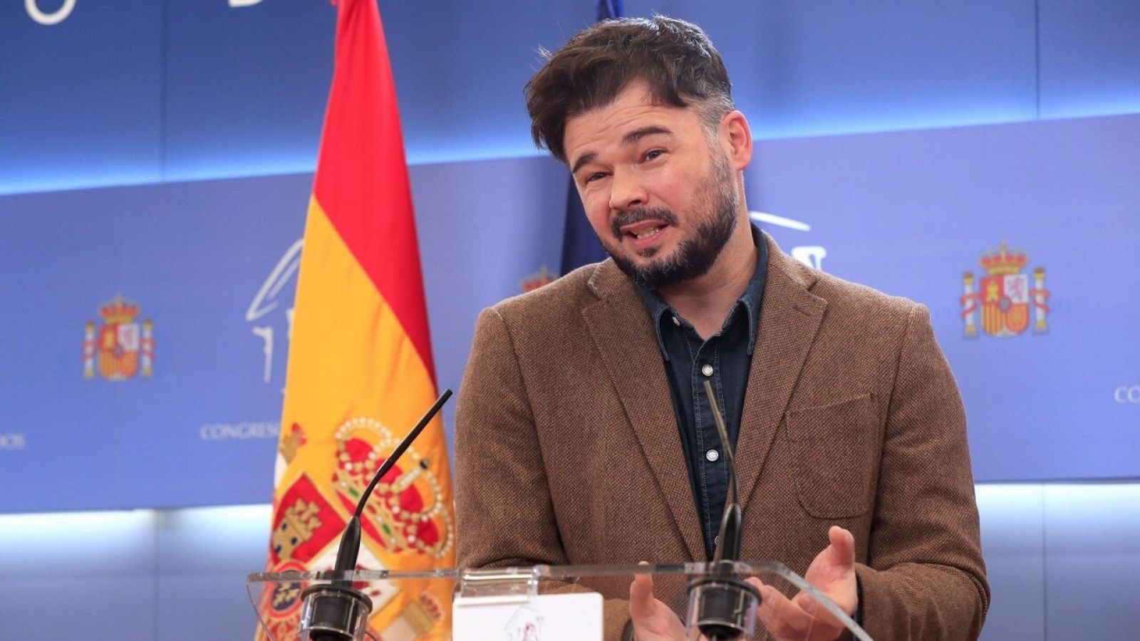 Rufián amenaza al Gobierno con retirarle el apoyo por aplaudir el suplicatorio de Puigdemont ?w=1600&i=1615304185911