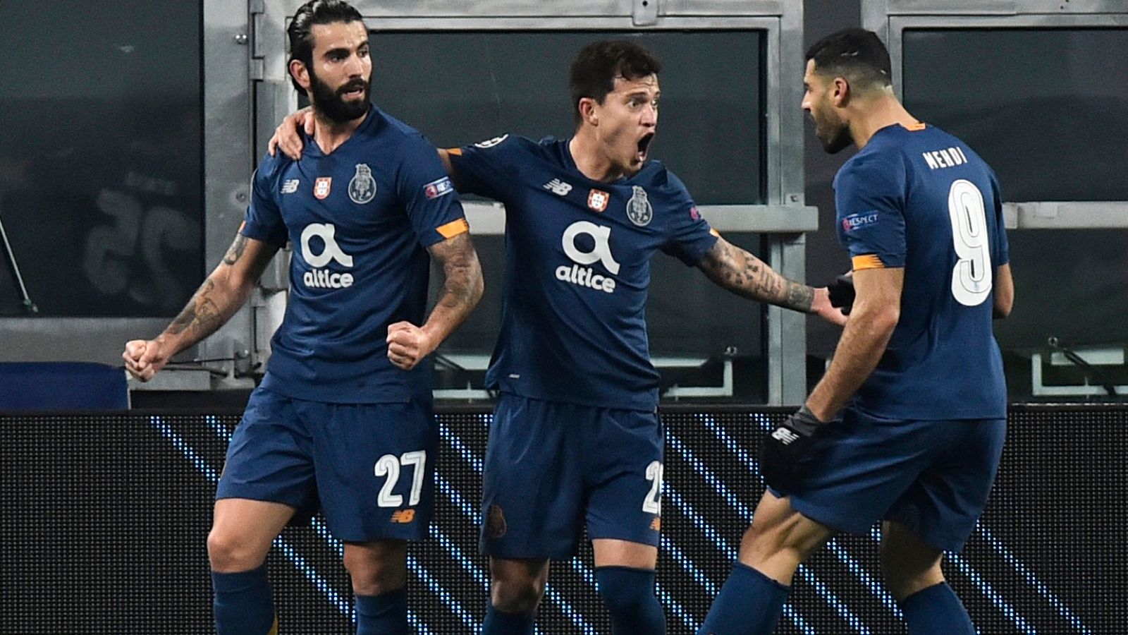 Los jugadores del Porto celebran el 0-1 a la Juve